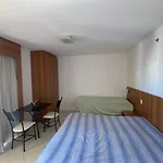 Flat Thermas Place