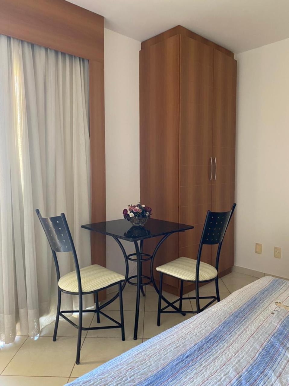 Flat Thermas Place
